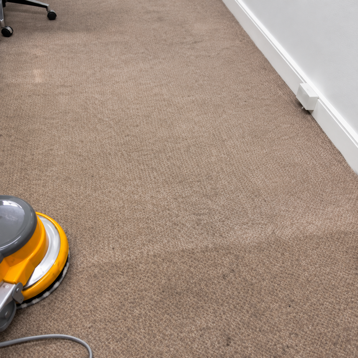 Low moisture cleaning